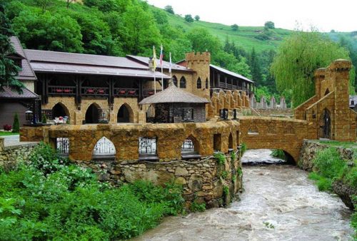 Конная прогулка, гора Кольцо и замок коварства и любви Кисловодск