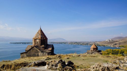 Армянские святыни и холодное озеро Севан